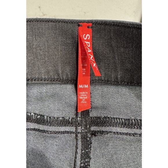 Spanx Size Medium Distressed Skinny Jeans Pull On Black Stretch Ankle - Picture 7 of 8